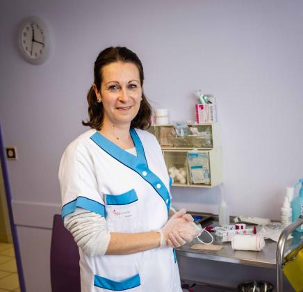 Infirmière, aide-soignante emploi