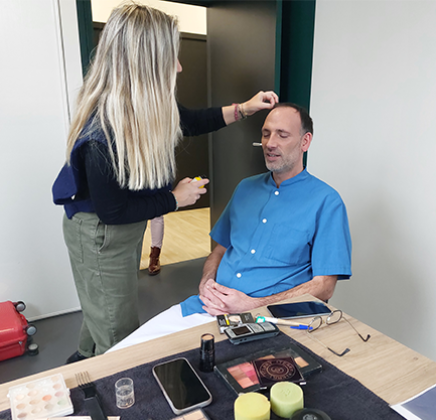 Pierre au maquillage