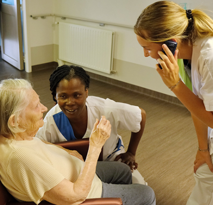 L'innovation pour mieux prendre soin de nos patients et résidents